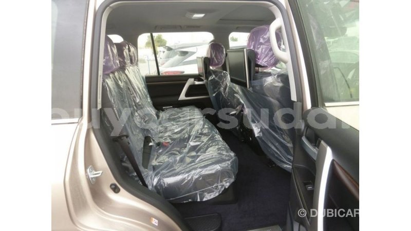 Big with watermark toyota land cruiser al jazirah state import dubai 2470