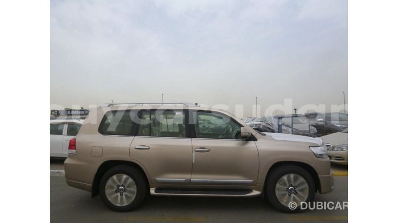 Big with watermark toyota land cruiser al jazirah state import dubai 2470