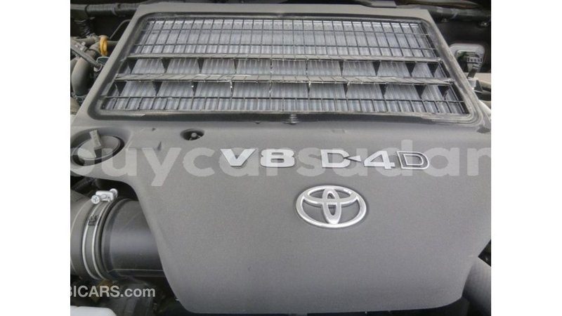 Big with watermark toyota land cruiser al jazirah state import dubai 2470