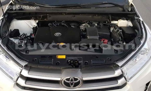 Buy Import Toyota Highlander White Car in Import - Dubai in Al Jazirah State Buy Import Toyota Highlander White Car in Import - Dubai in Al Jazirah State