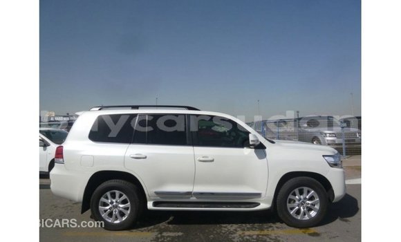 Acheter Import Voiture Toyota Land Cruiser Blanc à Import - Dubai, État d'Al Jazirah Acheter Import Voiture Toyota Land Cruiser Blanc à Import - Dubai, État d'Al Jazirah