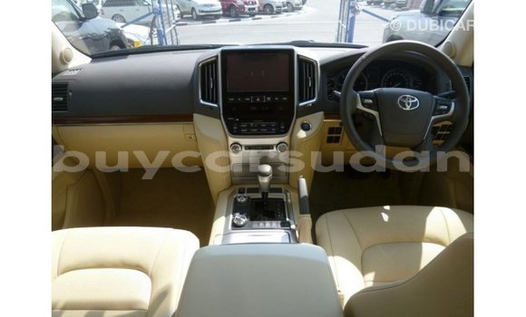 Buy Import Toyota Land Cruiser White Car in Import - Dubai in Al Jazirah State Buy Import Toyota Land Cruiser White Car in Import - Dubai in Al Jazirah State