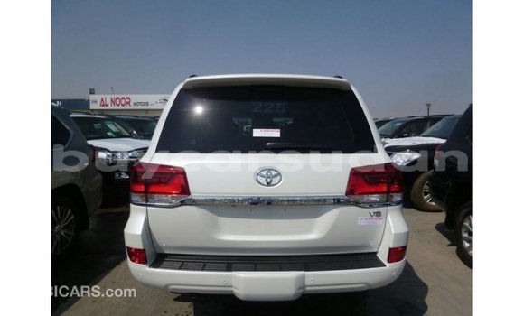 Buy Import Toyota Land Cruiser White Car in Import - Dubai in Al Jazirah State Buy Import Toyota Land Cruiser White Car in Import - Dubai in Al Jazirah State