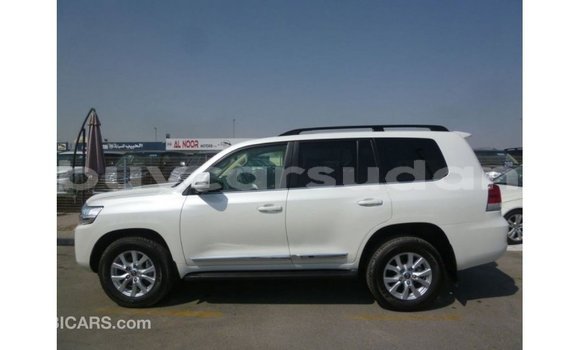 Buy Import Toyota Land Cruiser White Car in Import - Dubai in Al Jazirah State Buy Import Toyota Land Cruiser White Car in Import - Dubai in Al Jazirah State