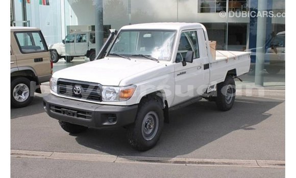 Buy Import Toyota Land Cruiser White Car in Import - Dubai in Al Jazirah State Buy Import Toyota Land Cruiser White Car in Import - Dubai in Al Jazirah State