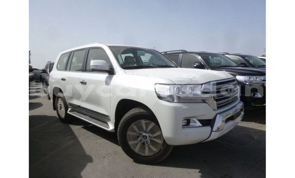 Buy Import Toyota Land Cruiser White Car in Import - Dubai in Al Jazirah State Buy Import Toyota Land Cruiser White Car in Import - Dubai in Al Jazirah State