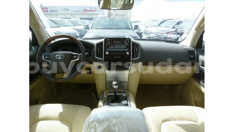 Big with watermark toyota land cruiser al jazirah state import dubai 2478
