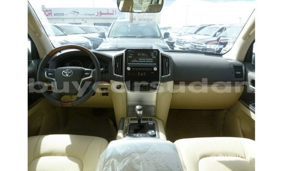 Buy Import Toyota Land Cruiser White Car in Import - Dubai in Al Jazirah State Buy Import Toyota Land Cruiser White Car in Import - Dubai in Al Jazirah State