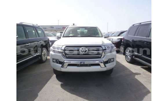 Buy Import Toyota Land Cruiser White Car in Import - Dubai in Al Jazirah State Buy Import Toyota Land Cruiser White Car in Import - Dubai in Al Jazirah State