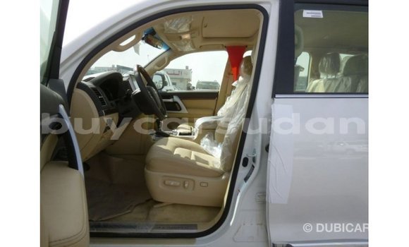 Buy Import Toyota Land Cruiser White Car in Import - Dubai in Al Jazirah State Buy Import Toyota Land Cruiser White Car in Import - Dubai in Al Jazirah State