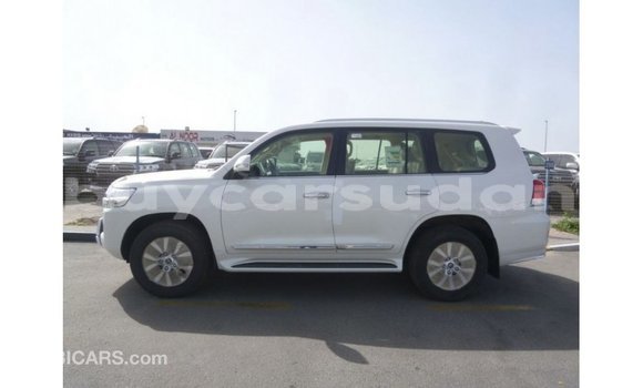 Buy Import Toyota Land Cruiser White Car in Import - Dubai in Al Jazirah State Buy Import Toyota Land Cruiser White Car in Import - Dubai in Al Jazirah State
