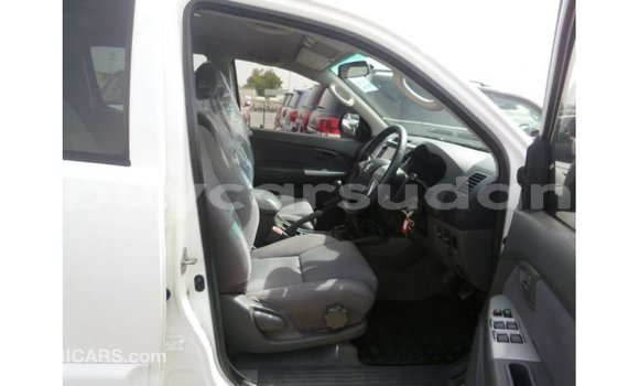Buy Import Toyota Hilux White Car in Import - Dubai in Al Jazirah State Buy Import Toyota Hilux White Car in Import - Dubai in Al Jazirah State