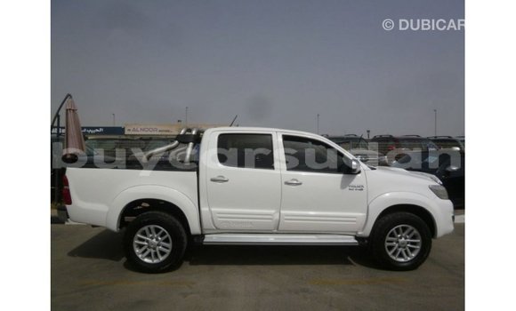 Buy Import Toyota Hilux White Car in Import - Dubai in Al Jazirah State Buy Import Toyota Hilux White Car in Import - Dubai in Al Jazirah State