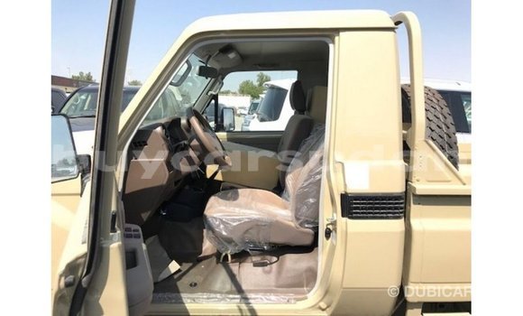 Buy Import Toyota Land Cruiser Beige Car in Import - Dubai in Al Jazirah State Buy Import Toyota Land Cruiser Beige Car in Import - Dubai in Al Jazirah State