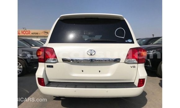 Buy Import Toyota Land Cruiser White Car in Import - Dubai in Al Jazirah State Buy Import Toyota Land Cruiser White Car in Import - Dubai in Al Jazirah State