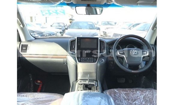 Buy Import Toyota Land Cruiser White Car in Import - Dubai in Al Jazirah State Buy Import Toyota Land Cruiser White Car in Import - Dubai in Al Jazirah State