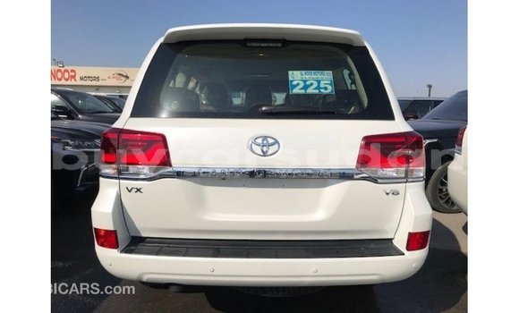 Buy Import Toyota Land Cruiser White Car in Import - Dubai in Al Jazirah State Buy Import Toyota Land Cruiser White Car in Import - Dubai in Al Jazirah State