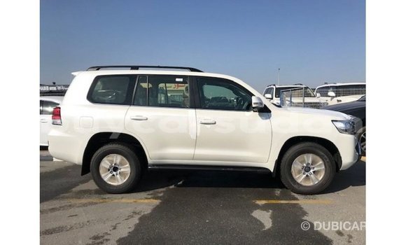 Buy Import Toyota Land Cruiser White Car in Import - Dubai in Al Jazirah State Buy Import Toyota Land Cruiser White Car in Import - Dubai in Al Jazirah State