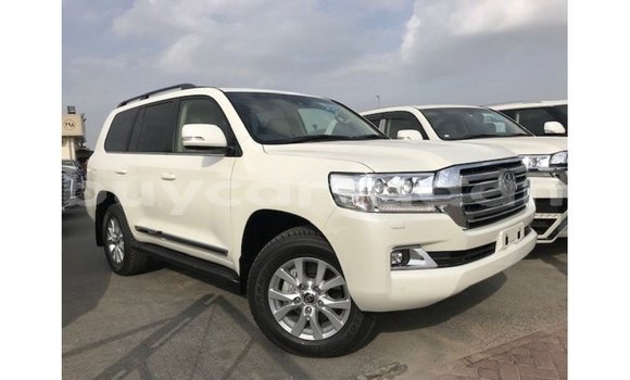 Buy Import Toyota Land Cruiser White Car in Import - Dubai in Al Jazirah State Buy Import Toyota Land Cruiser White Car in Import - Dubai in Al Jazirah State