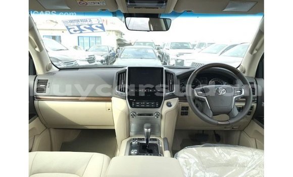 Buy Import Toyota Land Cruiser White Car in Import - Dubai in Al Jazirah State Buy Import Toyota Land Cruiser White Car in Import - Dubai in Al Jazirah State