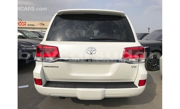 Buy Import Toyota Land Cruiser White Car in Import - Dubai in Al Jazirah State Buy Import Toyota Land Cruiser White Car in Import - Dubai in Al Jazirah State