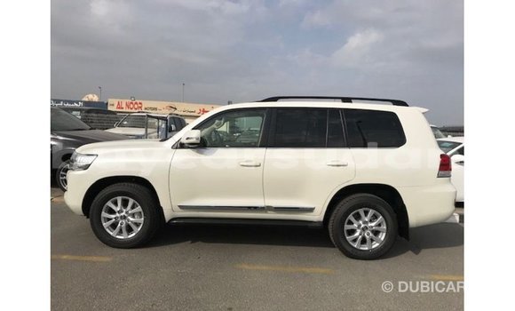 Buy Import Toyota Land Cruiser White Car in Import - Dubai in Al Jazirah State Buy Import Toyota Land Cruiser White Car in Import - Dubai in Al Jazirah State