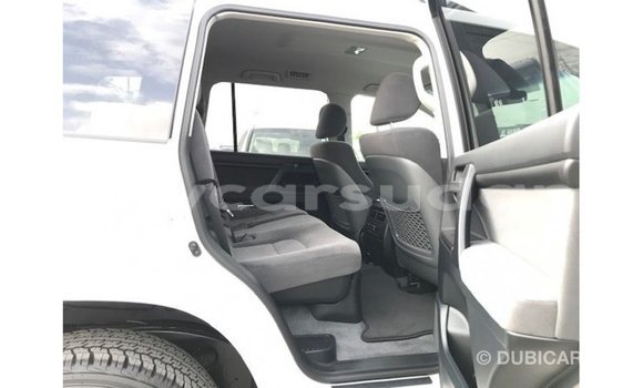 Buy Import Toyota Land Cruiser White Car in Import - Dubai in Al Jazirah State Buy Import Toyota Land Cruiser White Car in Import - Dubai in Al Jazirah State