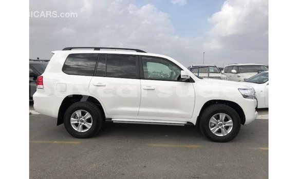 Buy Import Toyota Land Cruiser White Car in Import - Dubai in Al Jazirah State Buy Import Toyota Land Cruiser White Car in Import - Dubai in Al Jazirah State