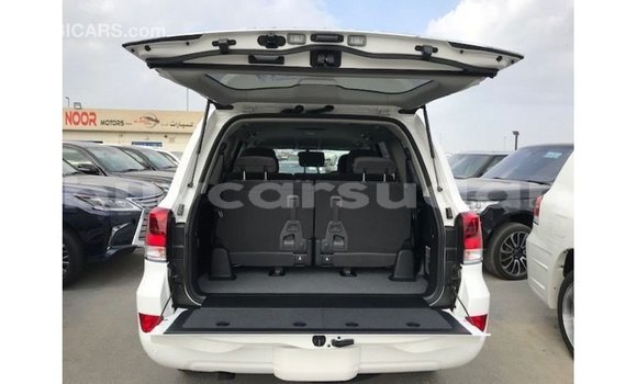 Buy Import Toyota Land Cruiser White Car in Import - Dubai in Al Jazirah State Buy Import Toyota Land Cruiser White Car in Import - Dubai in Al Jazirah State