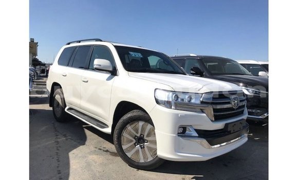Acheter Import Voiture Toyota Land Cruiser Blanc à Import - Dubai, État d'Al Jazirah Acheter Import Voiture Toyota Land Cruiser Blanc à Import - Dubai, État d'Al Jazirah