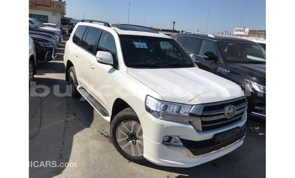 Acheter Import Voiture Toyota Land Cruiser Blanc à Import - Dubai, État d'Al Jazirah Acheter Import Voiture Toyota Land Cruiser Blanc à Import - Dubai, État d'Al Jazirah