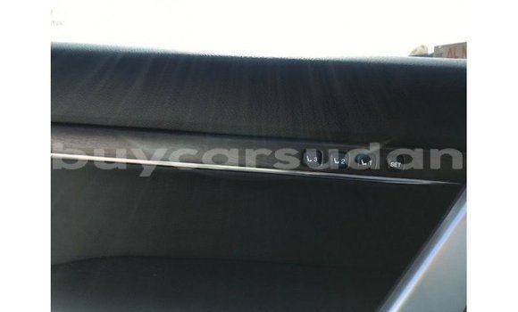 Acheter Import Voiture Toyota Land Cruiser Blanc à Import - Dubai, État d'Al Jazirah Acheter Import Voiture Toyota Land Cruiser Blanc à Import - Dubai, État d'Al Jazirah