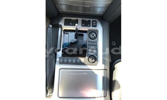 Acheter Import Voiture Toyota Land Cruiser Blanc à Import - Dubai, État d'Al Jazirah Acheter Import Voiture Toyota Land Cruiser Blanc à Import - Dubai, État d'Al Jazirah