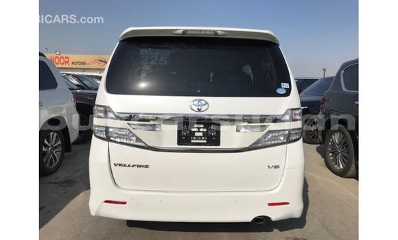 Buy Import Toyota Vellfire White Car in Import - Dubai in Al Jazirah State Buy Import Toyota Vellfire White Car in Import - Dubai in Al Jazirah State