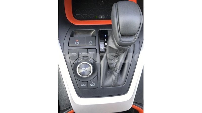 Big with watermark toyota hiace al jazirah state import dubai 2527