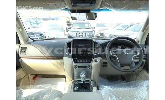 Buy Import Toyota Land Cruiser White Car in Import - Dubai in Al Jazirah State Buy Import Toyota Land Cruiser White Car in Import - Dubai in Al Jazirah State