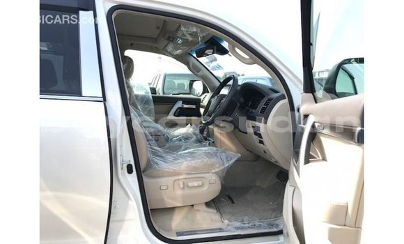 Buy Import Toyota Land Cruiser White Car in Import - Dubai in Al Jazirah State Buy Import Toyota Land Cruiser White Car in Import - Dubai in Al Jazirah State