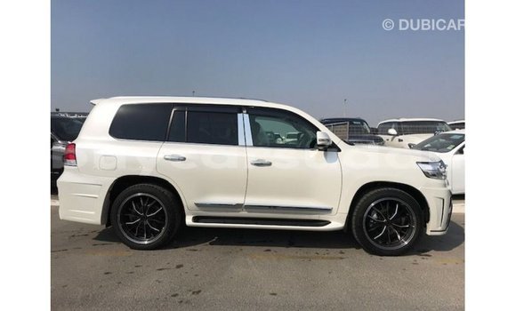 Buy Import Toyota Land Cruiser White Car in Import - Dubai in Al Jazirah State Buy Import Toyota Land Cruiser White Car in Import - Dubai in Al Jazirah State