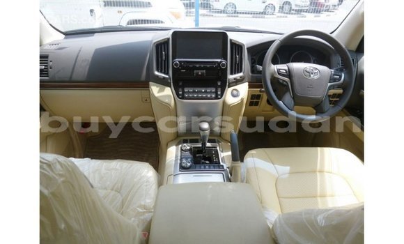 Buy Import Toyota Land Cruiser White Car in Import - Dubai in Al Jazirah State Buy Import Toyota Land Cruiser White Car in Import - Dubai in Al Jazirah State