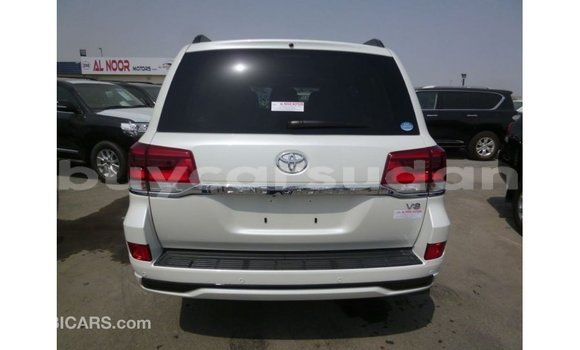 Buy Import Toyota Land Cruiser White Car in Import - Dubai in Al Jazirah State Buy Import Toyota Land Cruiser White Car in Import - Dubai in Al Jazirah State