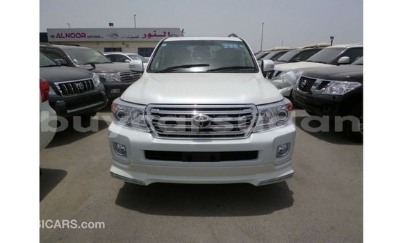 Acheter Import Voiture Toyota Land Cruiser Blanc à Import - Dubai, État d'Al Jazirah Acheter Import Voiture Toyota Land Cruiser Blanc à Import - Dubai, État d'Al Jazirah