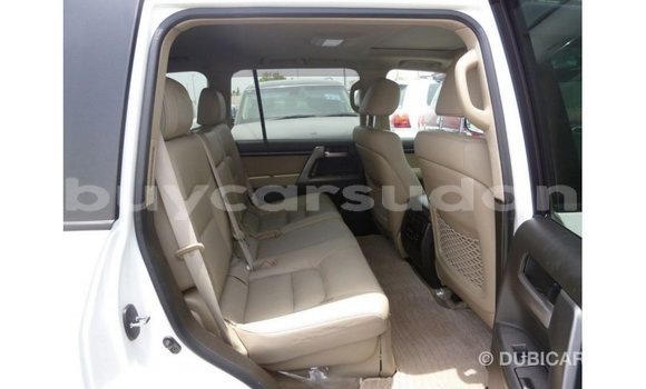 Acheter Import Voiture Toyota Land Cruiser Blanc à Import - Dubai, État d'Al Jazirah Acheter Import Voiture Toyota Land Cruiser Blanc à Import - Dubai, État d'Al Jazirah