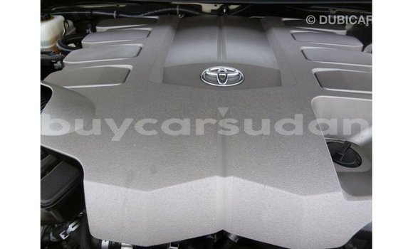Acheter Import Voiture Toyota Land Cruiser Blanc à Import - Dubai, État d'Al Jazirah Acheter Import Voiture Toyota Land Cruiser Blanc à Import - Dubai, État d'Al Jazirah