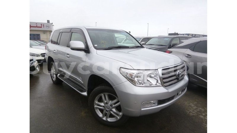 Big with watermark toyota land cruiser al jazirah state import dubai 2533