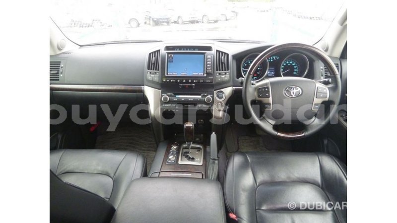 Big with watermark toyota land cruiser al jazirah state import dubai 2533