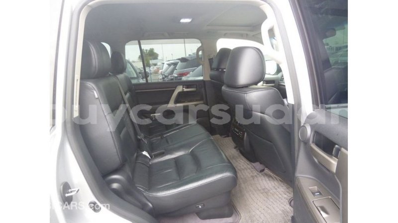 Big with watermark toyota land cruiser al jazirah state import dubai 2533