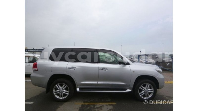 Big with watermark toyota land cruiser al jazirah state import dubai 2533