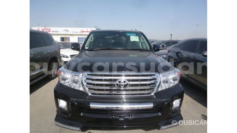 Big with watermark toyota land cruiser al jazirah state import dubai 2535