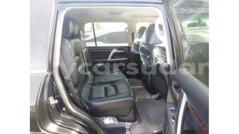 Big with watermark toyota land cruiser al jazirah state import dubai 2535