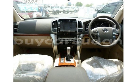 Buy Import Toyota Land Cruiser White Car in Import - Dubai in Al Jazirah State Buy Import Toyota Land Cruiser White Car in Import - Dubai in Al Jazirah State